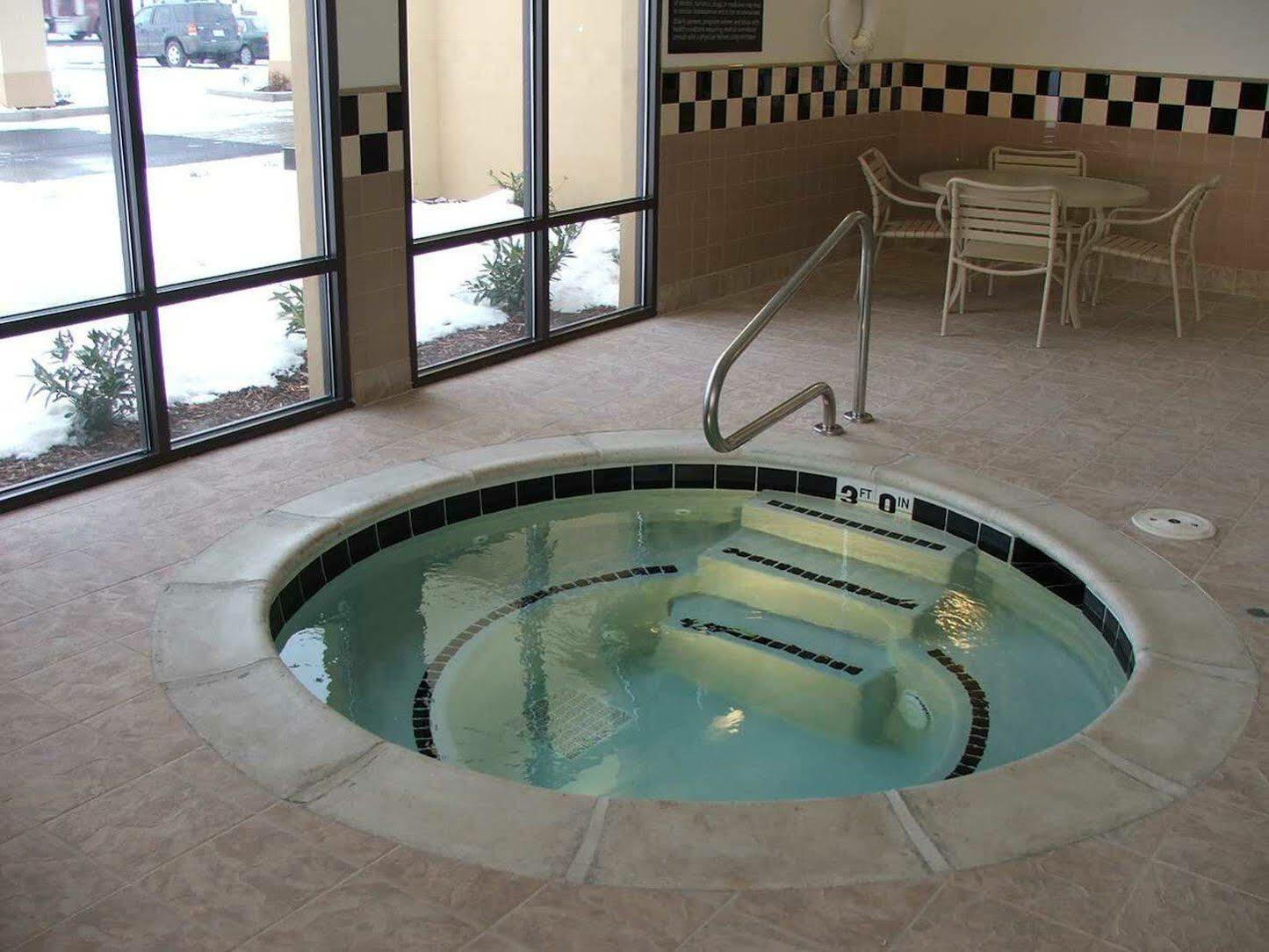 Hotel Hampton 3*